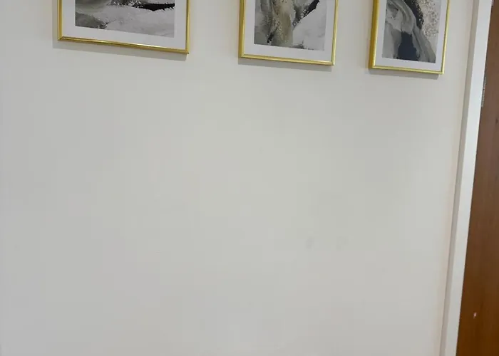 Апартаменты Stylish 2-bed By Cente *