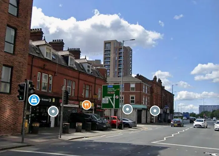 Stylish Old Trafford 2br Apartment, Free Parking, Near Stadium & Centre