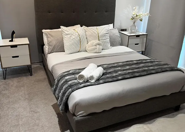 Daire Stylish 2-bed By Cente