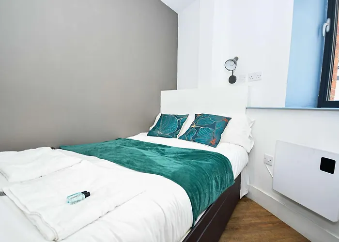 Lovely 3bed Flat In W Security