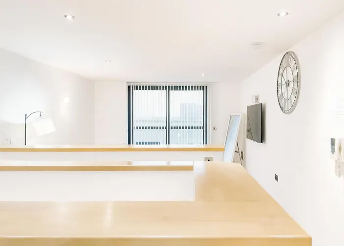 Modern Duplex Centre * マンチェスター