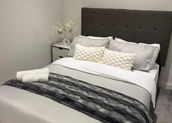 Stylish 2-bed By Cente Апартаменты