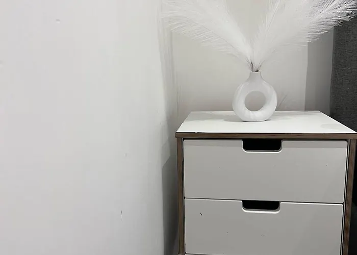 Stylish 2-bed By Cente * Манчестер