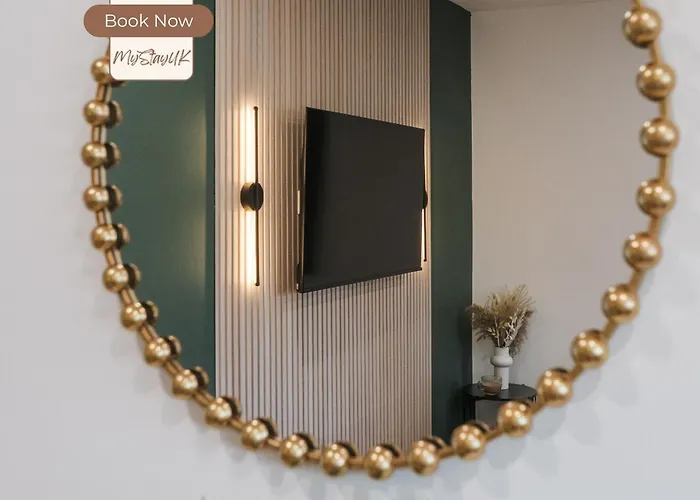 Modern City-Centre Home | Sleeps 12 | Free Parking Manchester