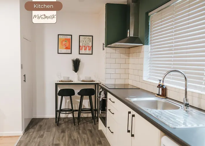 3br House By Mystayuk Short Lets & Serviced With Free Parking & Contractor * Mánchester