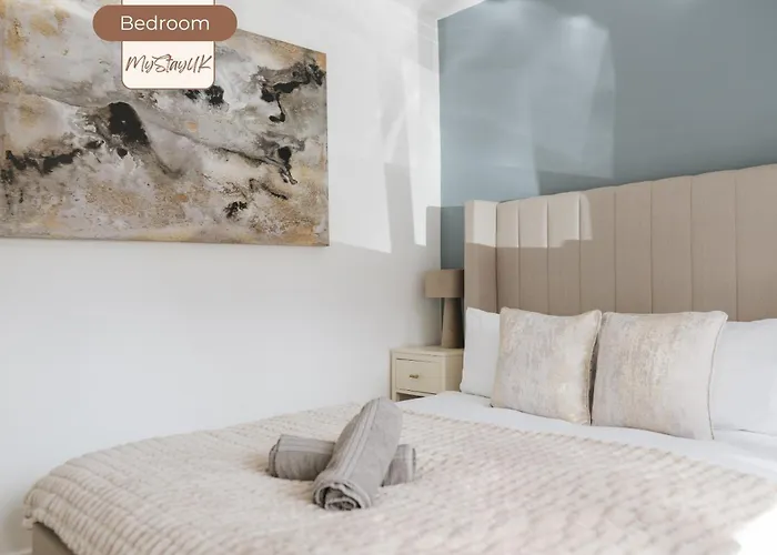 3br House By Mystayuk Short Lets & Serviced With Free Parking & Contractor Сasa de vacaciones *