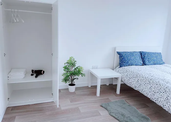 Gasthuis Modern House