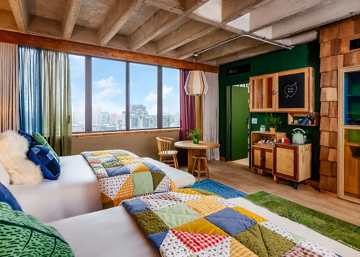 Treehouse 4* 맨체스터