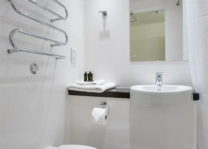 Dunham Halls Met 호텔 *