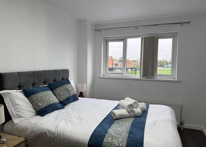 Near Old Trafford Modern 4br House For 7 Guests Tatil Evi