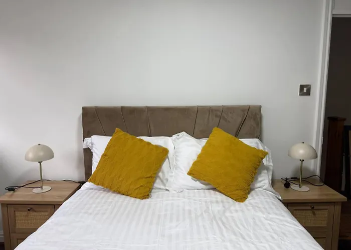 Modern & Bright 3br Near Ctr! * Manchester