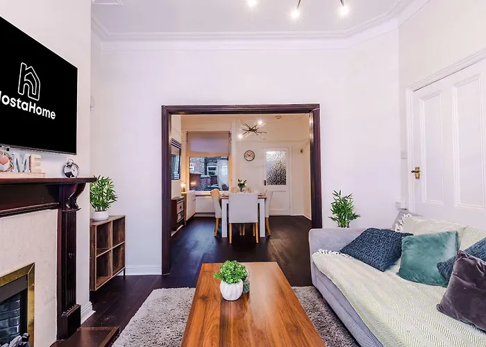 Oldtrafford - Sleeps 6 - Free Parking - Free Wifi 別荘 *