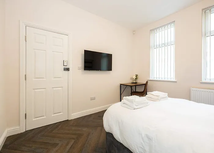 The Groves- Close To Mri, Centre & Uni Manchester