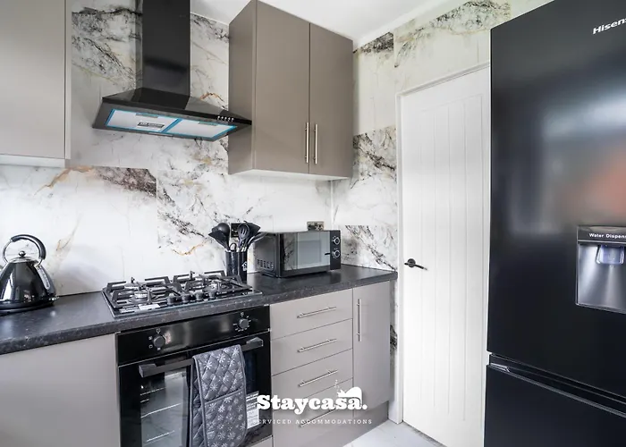 Dom wakacyjny Spacious 4-bed Near Didsbury Manchester