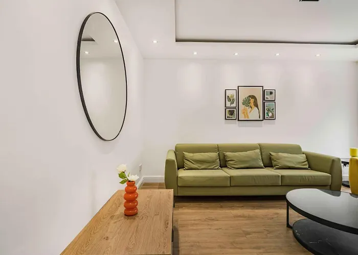 Гостевой дом Guestready - Charming Retreat With Private Patio Манчестер