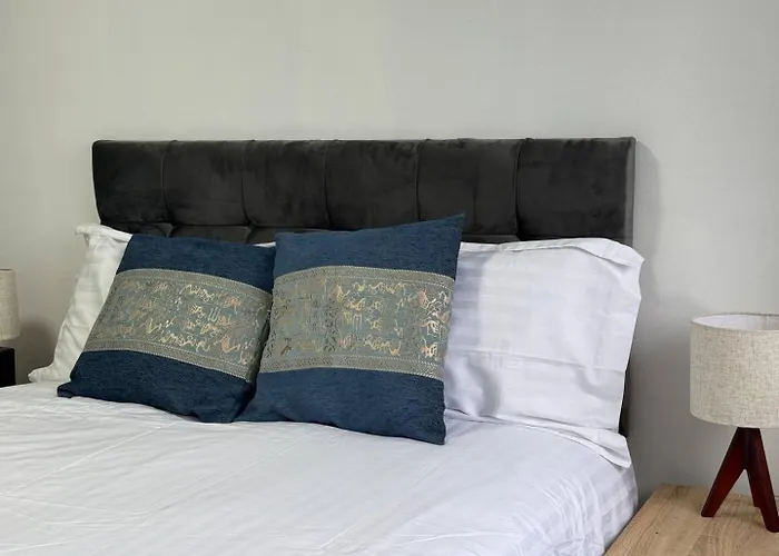 Spacious 4br Near Old Trafford Sleeps 7! Casa de Férias