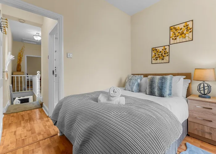 Seymour Escape Spacious 4br For 8