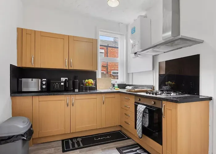 Family - Sleeps 6 - Garden - Parking 펜션