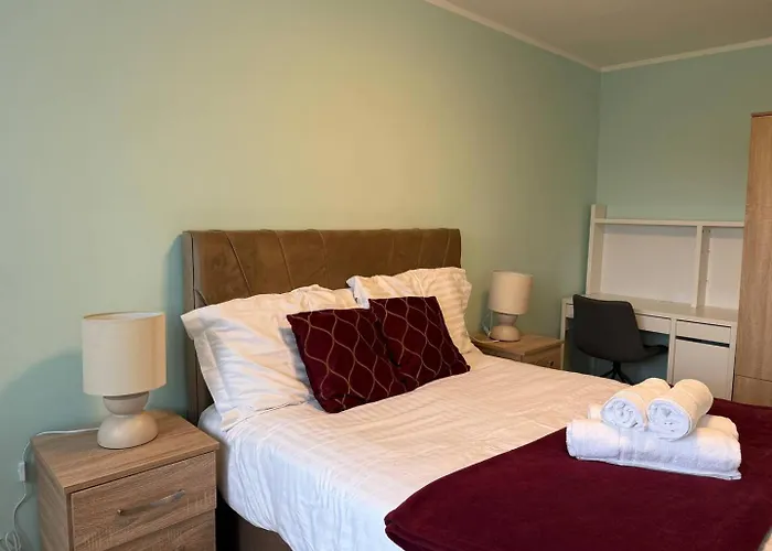 Near Old Trafford Modern 4br House For 7 Guests Tatil Evi *