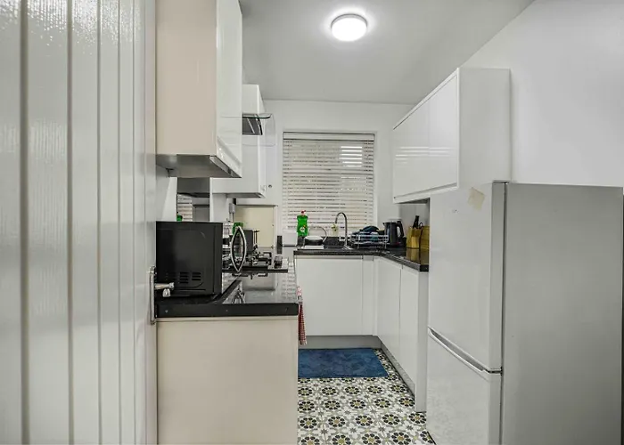 Гостевой дом Guestready - Charming Retreat With Private Patio 4*