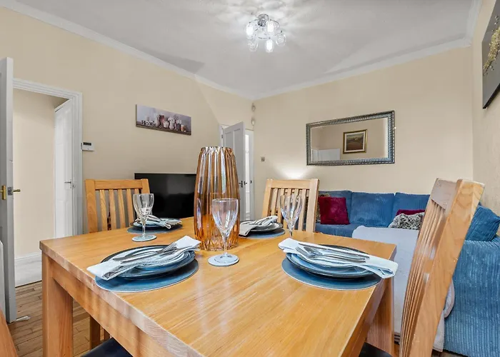 Seymour Escape Spacious 4br For 8 * 맨체스터