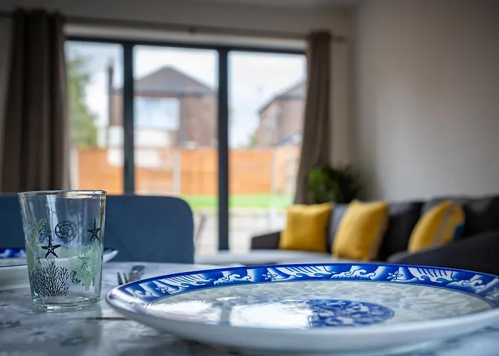 3 Bedroom House 4 Beds Free Parking 2sd * Manchester