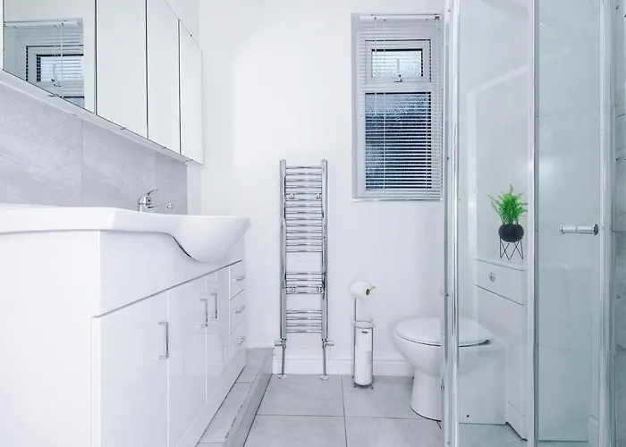 Oldtrafford - Sleeps 6 - Free Parking - Free Wifi Semesterbostad