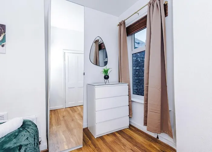 Oldtrafford - Sleeps 6 - Free Parking - Free Wifi Сasa de vacaciones Mánchester