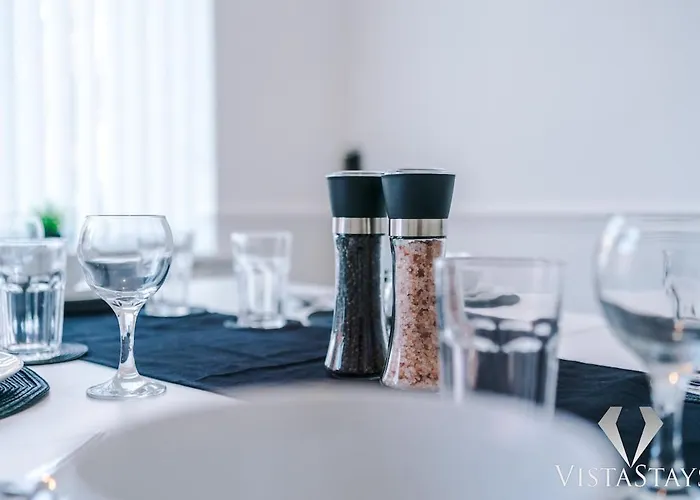 3br, Pool Table, Dart Board By Vista Short Lets *