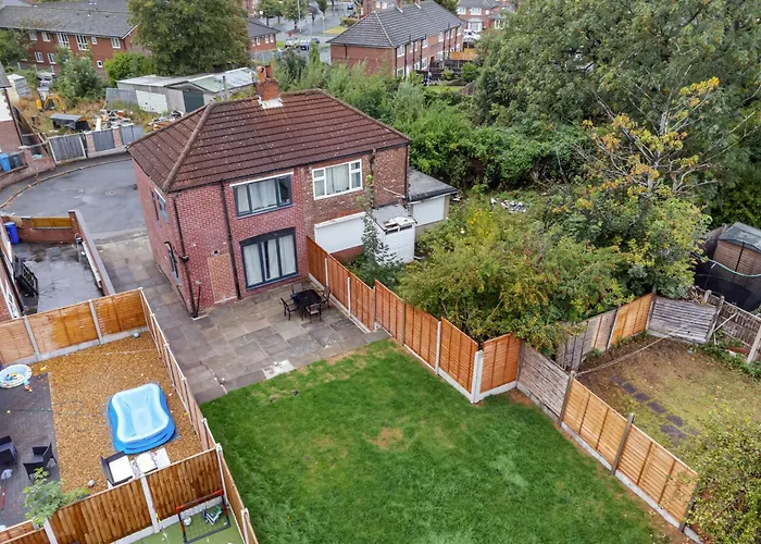 Dom wakacyjny 3 Bedroom House 4 Beds Free Parking 2sd