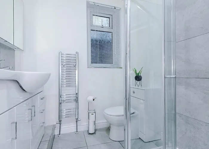 Сasa de vacaciones Oldtrafford - Sleeps 6 - Free Parking - Free Wifi Mánchester