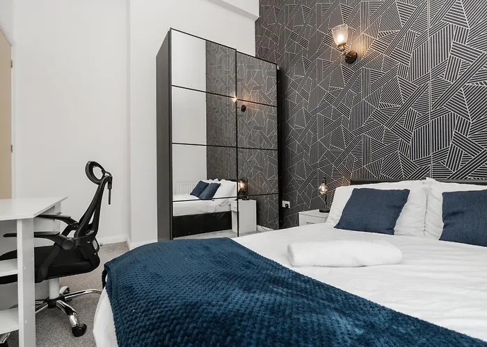 Tatil Evi Chic 3bd Abode With Pool Table - Etihad - Coop Live - Free Parking