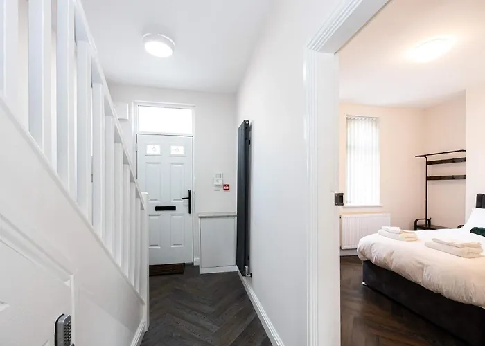 Tatil Evi The Groves House- 4 En-suite Beds, Close To Hospital & Mcr Uni Manchester