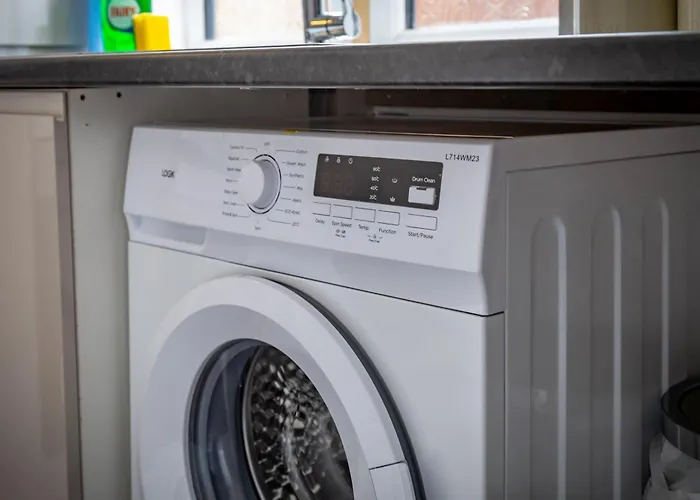 3 Bedroom House 4 Beds Free Parking 2sd Casa vacanze Manchester