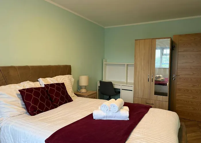 Spacious 4br Near Old Trafford Sleeps 7! Casa de Férias *