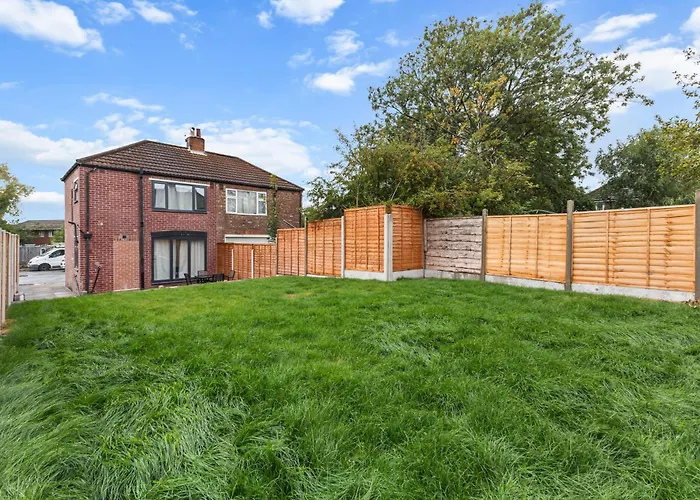 Dom wakacyjny 3 Bedroom House 4 Beds Free Parking 2sd