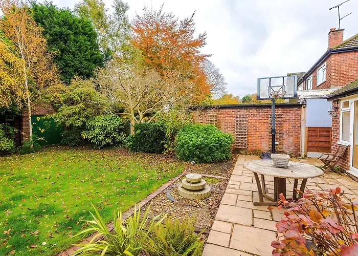 4 Bed House - Sleeps 8 - Free Parking - Manchester 別荘 *