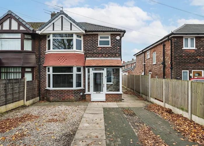 Tatil Evi Spacious 3br - Pool Table - Games - Sleeps 9 Manchester