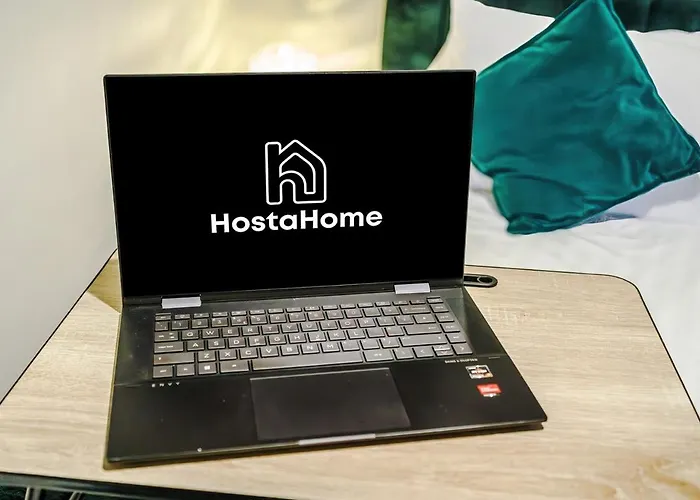 펜션 Oldtrafford - Sleeps 6 - Free Parking - Free Wifi