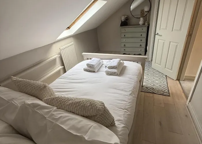 Cosy 4br House, West Didsbury, Bars And Restaurants Close By, Free Parking, Sleeps 8 Сasa de vacaciones *