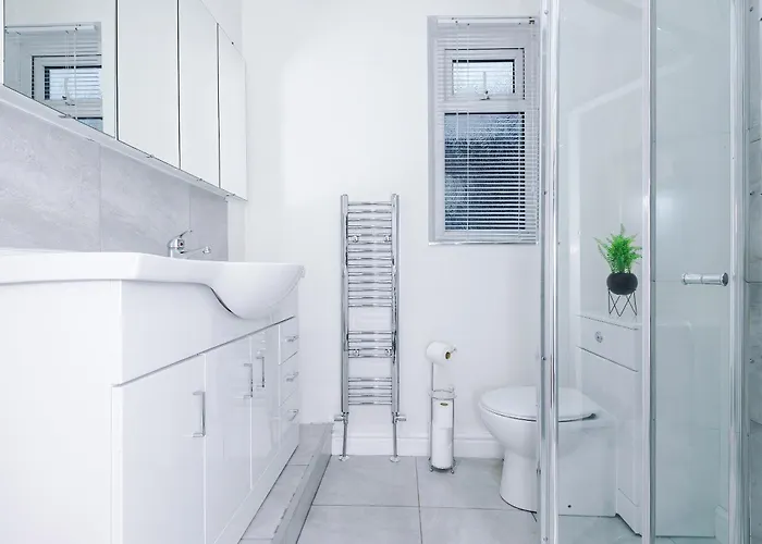 Oldtrafford - Sleeps 6 - Free Parking - Free Wifi Mánchester