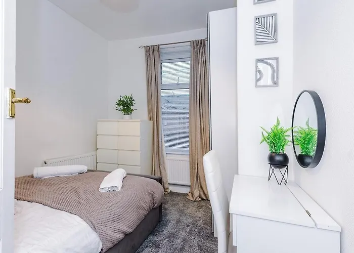 Oldtrafford - Sleeps 6 - Free Parking - Free Wifi Semesterbostad *