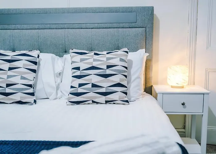 Oldtrafford - Sleeps 6 - Free Parking - Free Wifi Сasa de vacaciones Mánchester