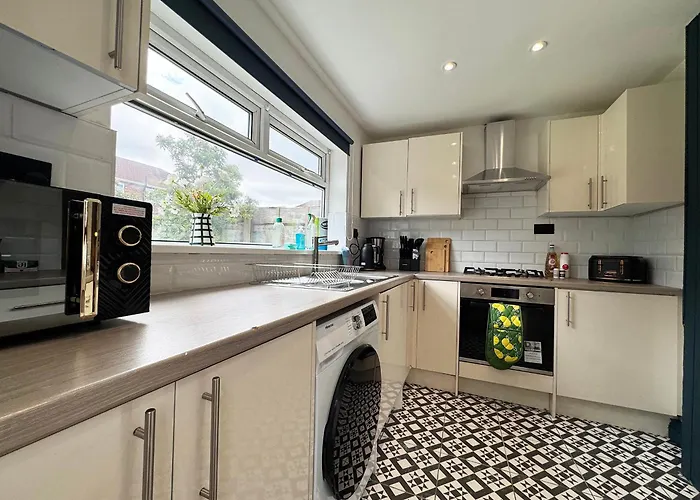 Family & Pet-friendly 5pp, Parking, 20 Min To