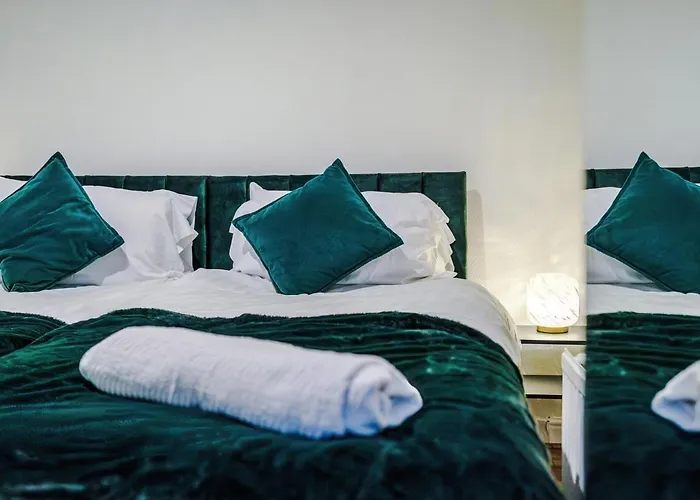 Oldtrafford - Sleeps 6 - Free Parking - Free Wifi * Mánchester