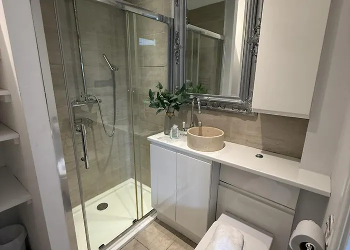 Dom wakacyjny Cosy 4br House, West Didsbury, Bars And Restaurants Close By, Free Parking, Sleeps 8