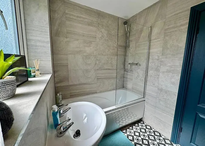 Family & Pet-friendly 5pp, Parking, 20 Min To