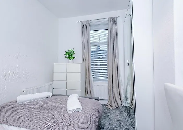 Oldtrafford - Sleeps 6 - Free Parking - Free Wifi Semesterbostad