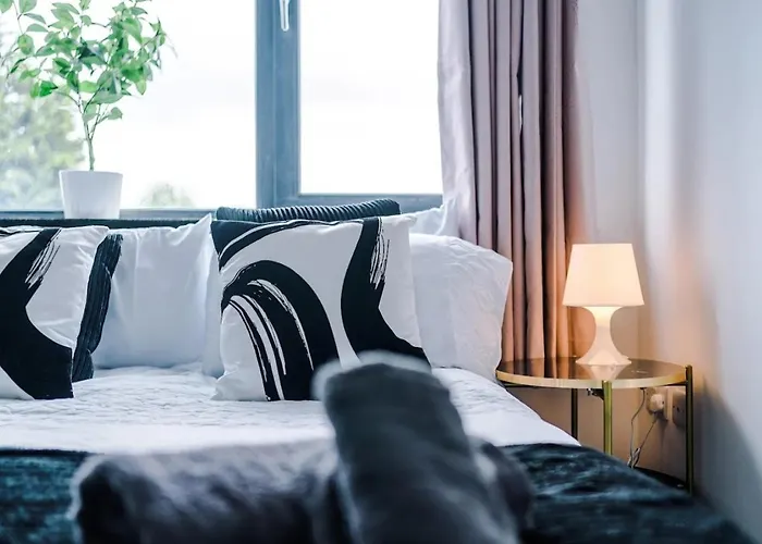 Modern 1 Bed Apartment Near Old Trafford Stadium Apartament Manchester