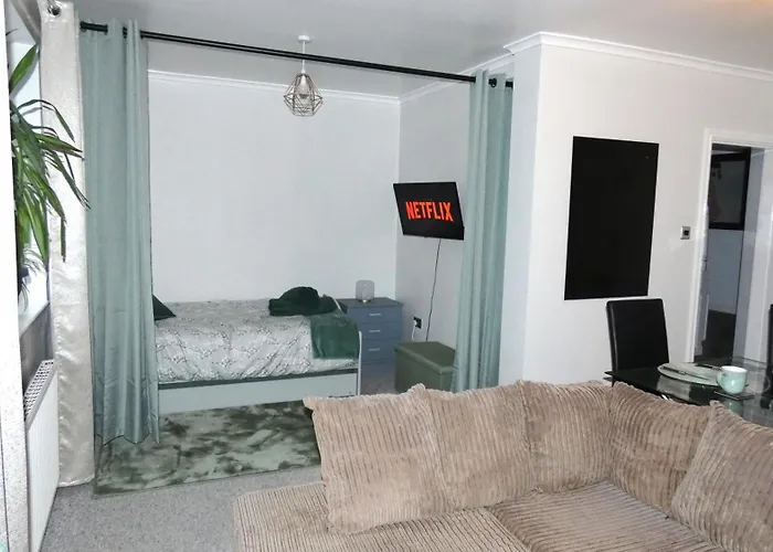 Spacious 4 Bed Maisonette Close To Salford Quays And With Smart Tvs And Netflix Perfect For Families And Contractors 아파트 맨체스터